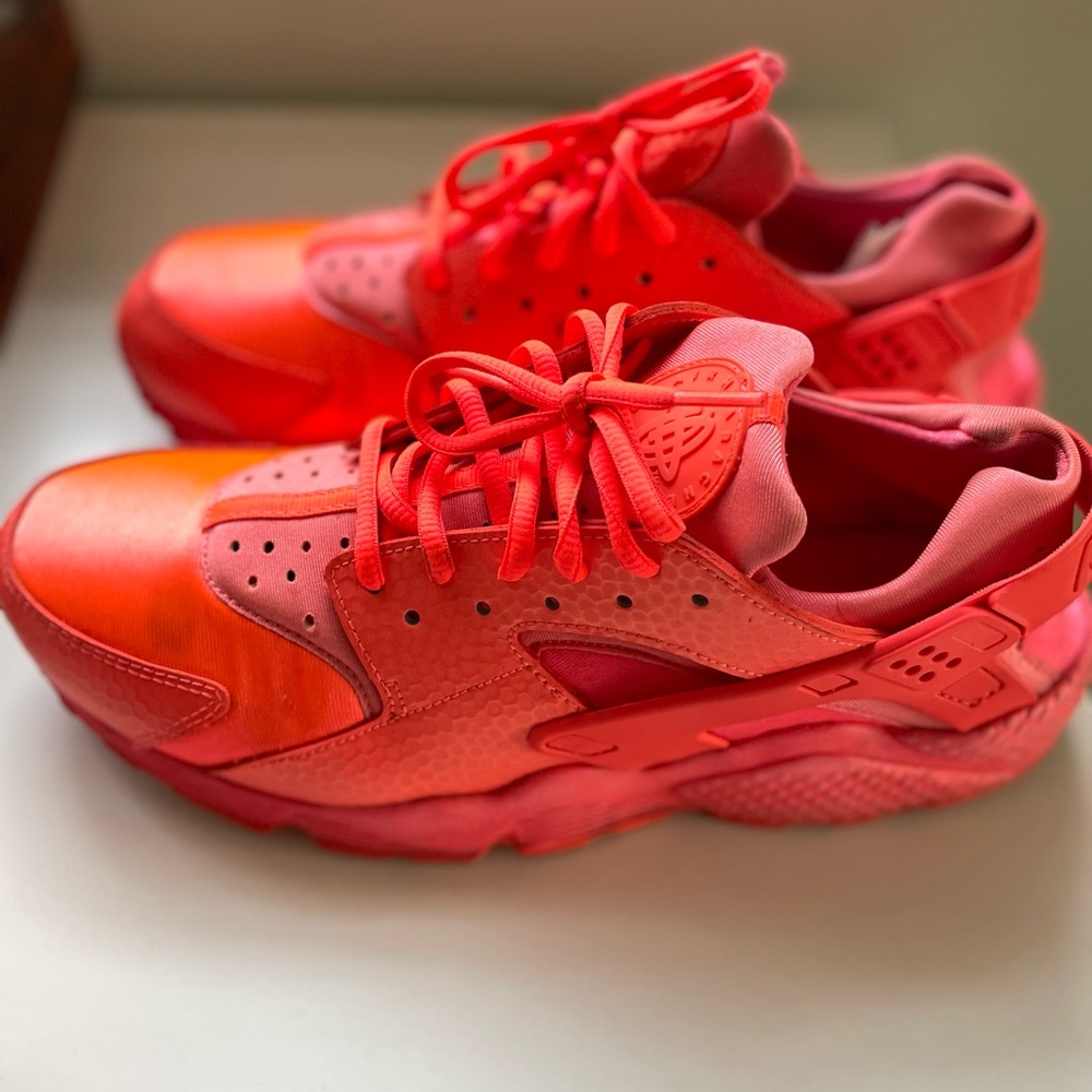 Nike Huarache Hot Lava